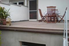 Balkon mit Holzdielen